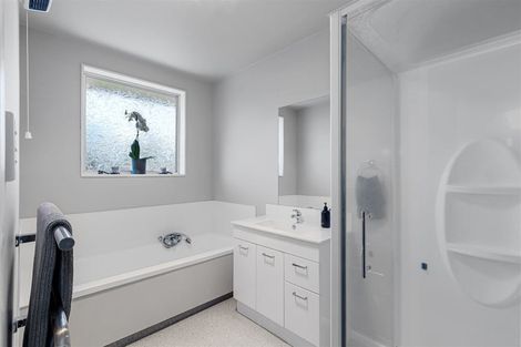 Photo of property in 1 Tracy Place, Redwood, Christchurch, 8051