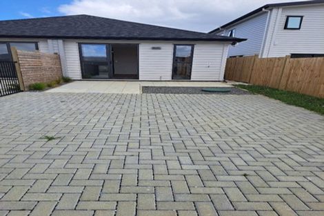 Photo of property in 20 Rorotu Avenue, Karaka, Papakura, 2113
