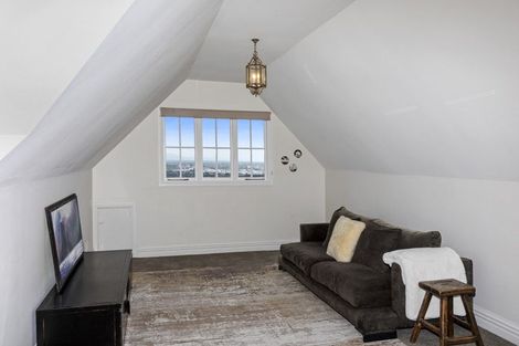 Photo of property in 81a Dyers Pass Road, Cashmere, Christchurch, 8022