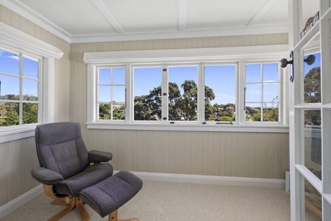 Photo of property in 26 Baring Terrace, Strandon, New Plymouth, 4312