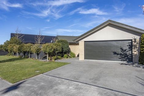 Photo of property in 44 Huntingdon Drive, Rangiora, 7400