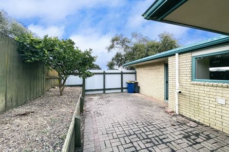 Photo of property in 1 Sunvista Avenue, Oteha, Auckland, 0632