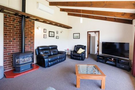 Photo of property in 12b Oxford Street, Marton, 4710