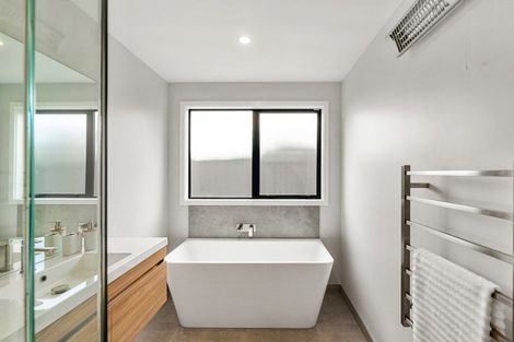 Photo of property in 96 Eriksen Road, Te Awa, Napier, 4110