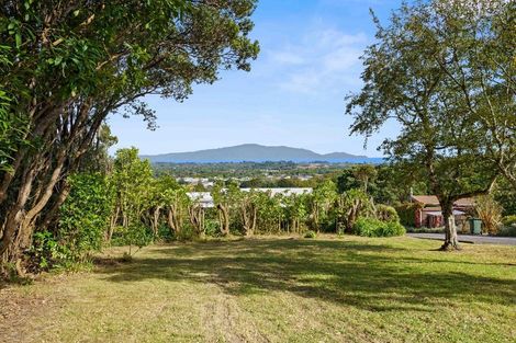 Photo of property in 33 Kakariki Grove, Waikanae, 5036