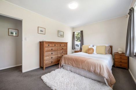 Photo of property in 18 Florio Terrace, Tawa, Wellington, 5028