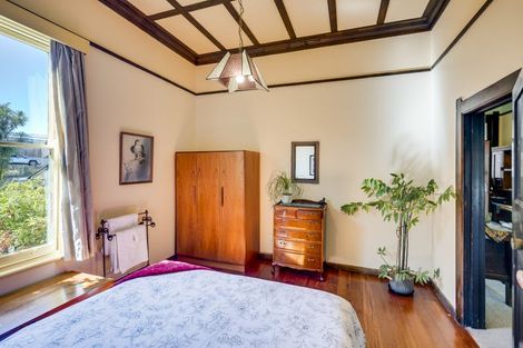 Photo of property in 19 Cameron Road, Bluff Hill, Napier, 4110