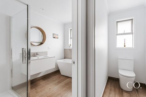 Photo of property in 284 Ballintoy Park Drive, Welcome Bay, Tauranga, 3175