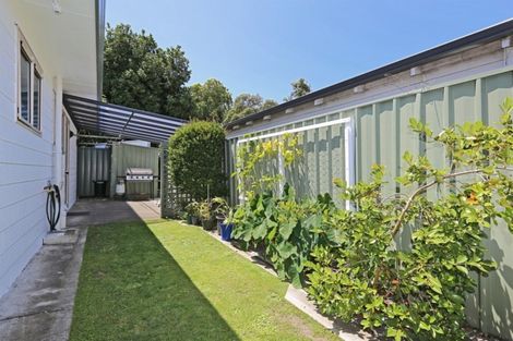 Photo of property in 2/1003 Caroline Road, Mayfair, Hastings, 4122