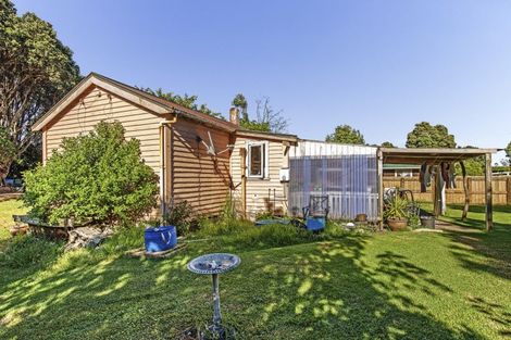 Photo of property in 6 Rangi Street, Mokau, 4376