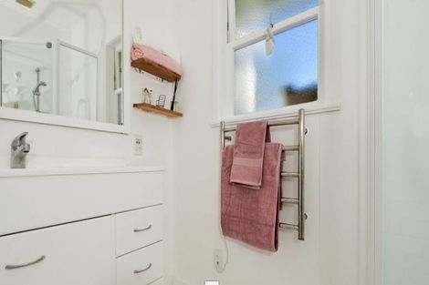 Photo of property in 1/13 Otakau Road, Milford, Auckland, 0620