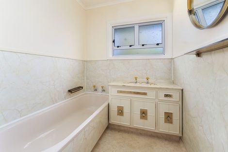 Photo of property in 53 Glengarry Road, Glen Eden, Auckland, 0602