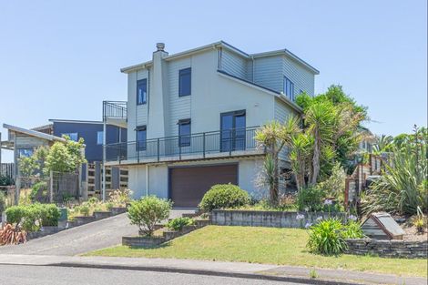 Photo of property in 8 Arataki Grove, Waitarere Beach, Levin, 5510