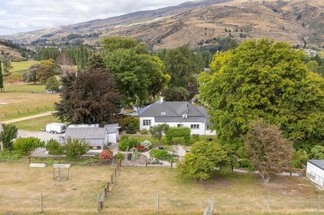 Photo of property in 124 Roxburgh Road East, Roxburgh East, Roxburgh, 9571