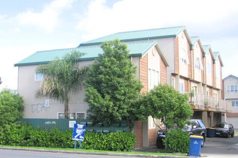 Photo of property in 2/49 Henderson Valley, Henderson, Auckland, 0612