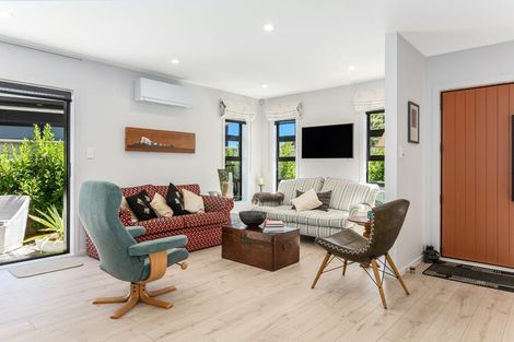 Photo of property in 41b Queen Charlotte Drive, Aotea, Porirua, 5024