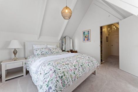 Photo of property in 2/19 Flanshaw Road, Te Atatu South, Auckland, 0610