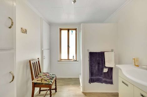 Photo of property in 17 Oxford Street, Waikari, 7420