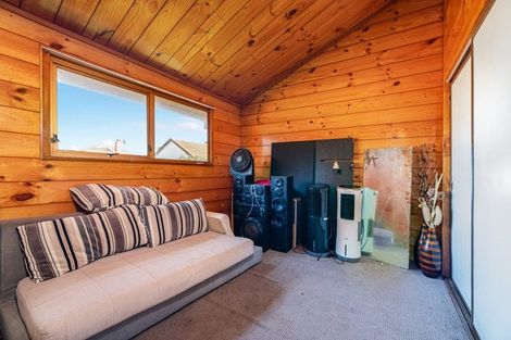 Photo of property in 1 Norman Spencer Drive, Papatoetoe, Auckland, 2104