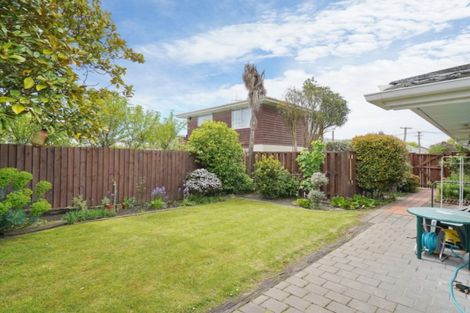 Photo of property in 2/23 Crofton Road, Harewood, Christchurch, 8051