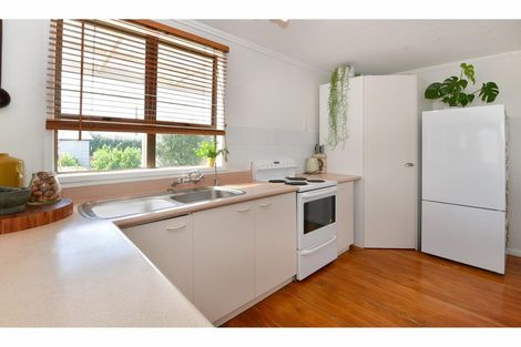 Photo of property in 30 Holiday Road, Stanmore Bay, Whangaparaoa, 0932