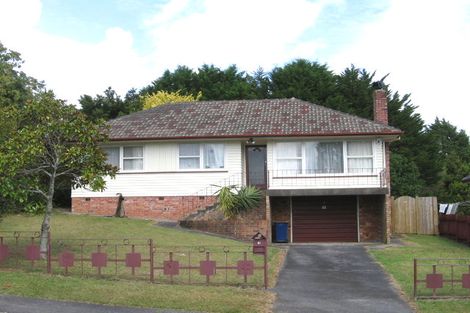 Photo of property in 10 Paragon Avenue, Beach Haven, Auckland, 0626