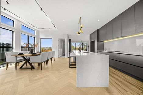 Photo of property in 18 Pukeko Road, Hobsonville, 0616