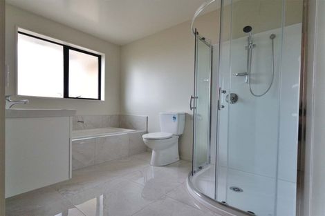 Photo of property in 2 Keeper Close, Woodend, 7610