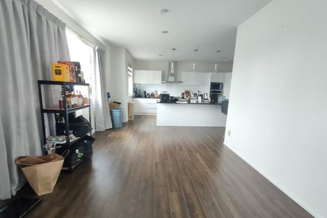 Photo of property in 6b Gossamer Drive, Pakuranga Heights, Auckland, 2010