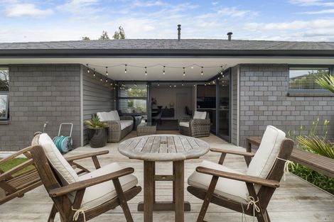 Photo of property in 5 Mackillop Way, Brooklands, New Plymouth, 4310