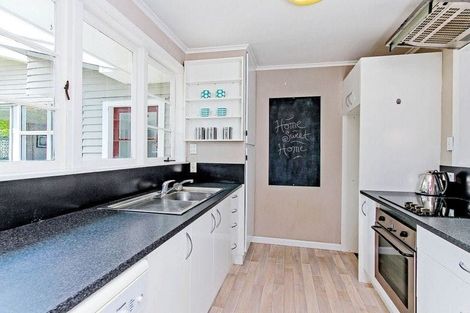 Photo of property in 4 Woolley Avenue, New Lynn, Auckland, 0600