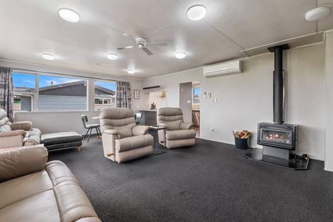 Photo of property in 35 Aotea Crescent, Tokoroa, 3420