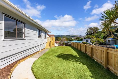 Photo of property in 62 Gloaming Hill, Titahi Bay, Porirua, 5022