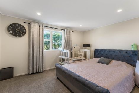 Photo of property in 36 Sunline Avenue, Massey, Auckland, 0614