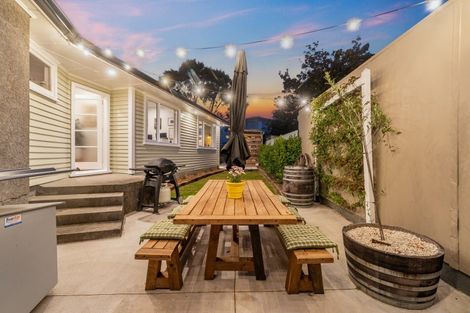 Photo of property in 22 Pasadena Crescent, Totara Park, Upper Hutt, 5018