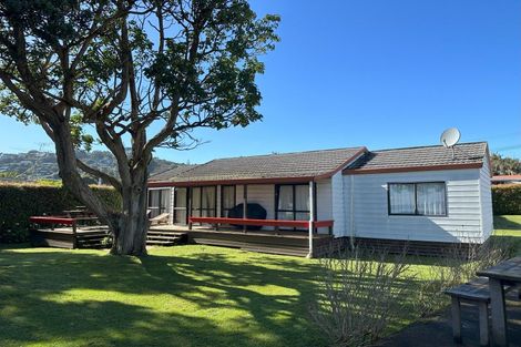 Photo of property in 68 Tindalls Bay Road, Tindalls Beach, Whangaparaoa, 0930