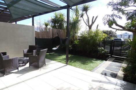 Photo of property in 9w Clearwater Cove, West Harbour, Auckland, 0618