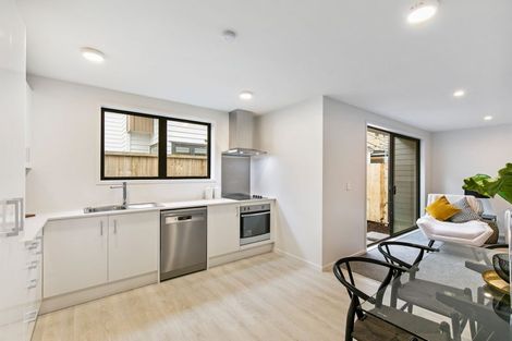 Photo of property in 14a Ropata Avenue, Point England, Auckland, 1072
