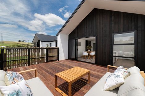 Photo of property in 14 Hayward Place, Ohauiti, Tauranga, 3112