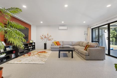 Photo of property in 227 Heta Road, Merrilands, New Plymouth, 4312