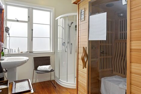 Photo of property in 1/128 Wilsons Road, Saint Martins, Christchurch, 8022