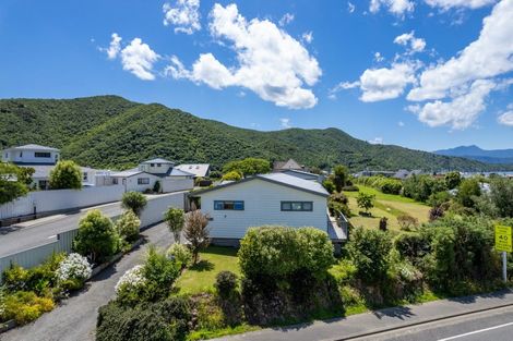 Photo of property in 247b Waikawa Road, Waikawa, Picton, 7220