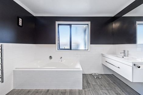 Photo of property in 11 Ragley Way, Rolleston, 7615