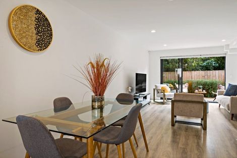 Photo of property in 17 Ti Kouka Lane, Sandringham, Auckland, 1025