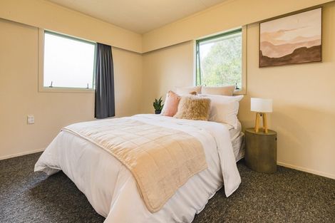 Photo of property in 53 Cabeleigh Drive, Helensville, 0800