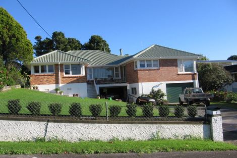 Photo of property in 2 Braebank Lane, Te Atatu South, Auckland, 0610