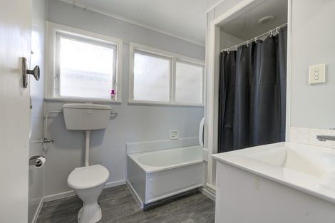 Photo of property in 5 Craig Place, Fairview Downs, Hamilton, 3214