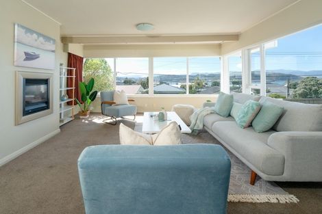 Photo of property in 192 Sutherland Road, Lyall Bay, Wellington, 6022