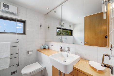 Photo of property in 69 Hartley Avenue, Strowan, Christchurch, 8052