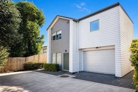 Photo of property in 47d Gossamer Drive, Pakuranga Heights, Auckland, 2010